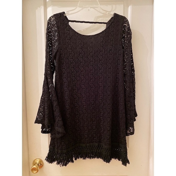 Fall FAVORITE 🍁🧡☕️ FOREVER 21 Black Lace/Crochet Fringe Bell Sleeve Dress - Picture 3 of 9